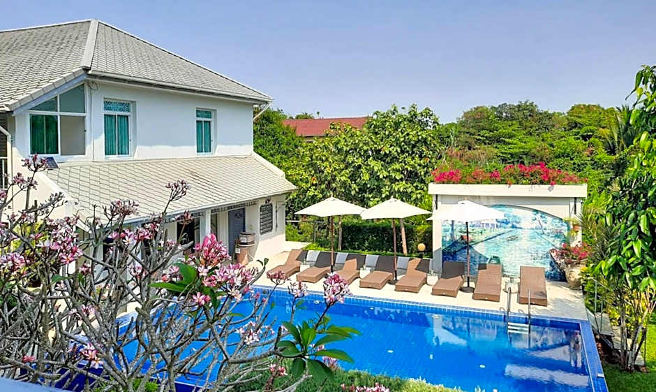 Villa Amphawa