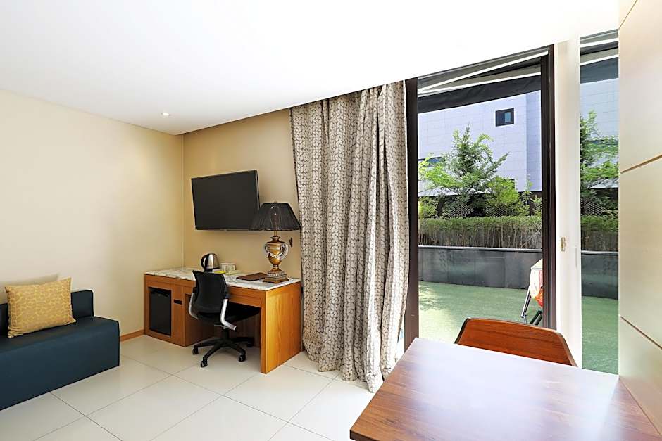 Photo 1 of 11 of Garden Suite, Terrace