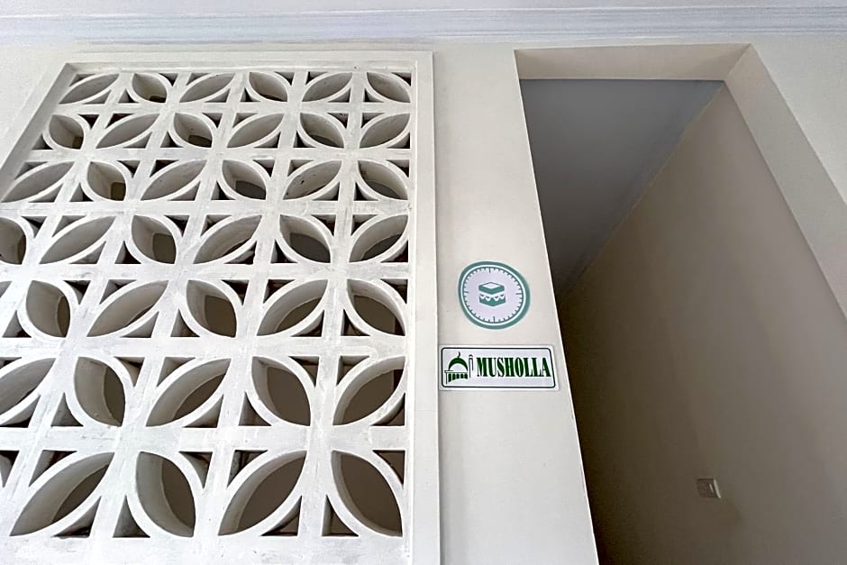 Moresto Hotel Mitra RedDoorz