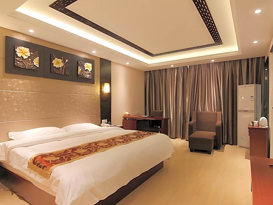 GreenTree Inn Zhenjiang Jurong Yalong Business Hotel