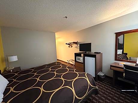 Queen Room - Disability Access - Non-Smoking