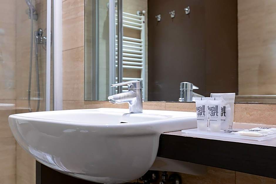 Wall Art Hotel & Residence