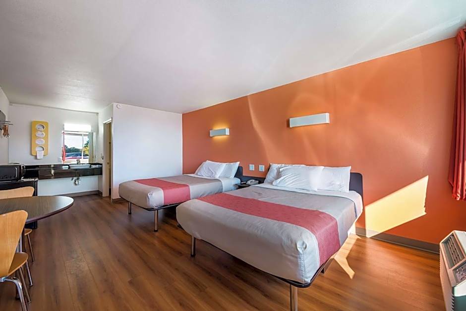 Motel 6-Connellys Springs, NC