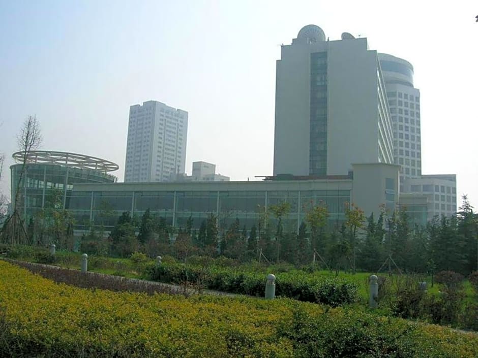 Qingdao Huiquan Dynasty Hotel