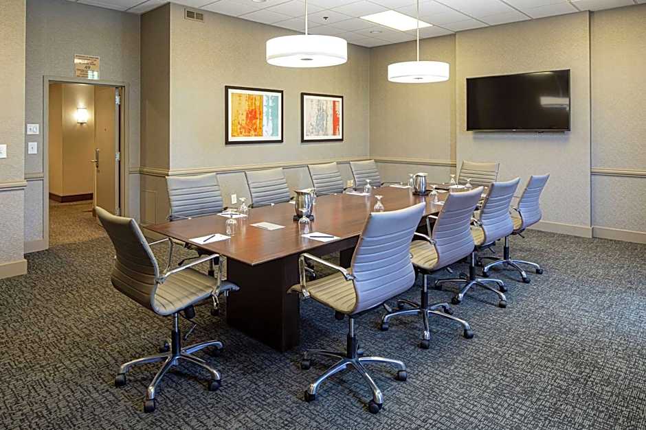 DoubleTree By Hilton Pittsburgh-Green Tree