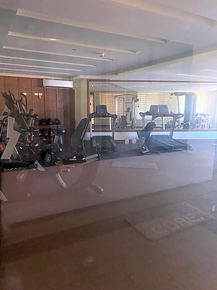 Rosarich Homestay - Bristle Ridge Residences