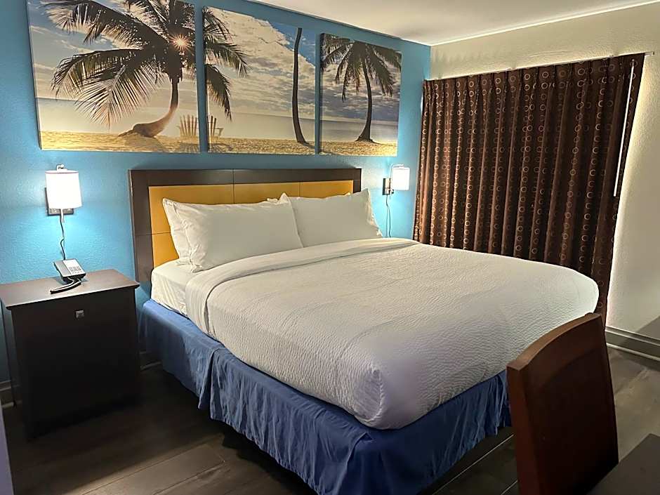 Days Inn & Suites by Wyndham Tampa near Ybor City