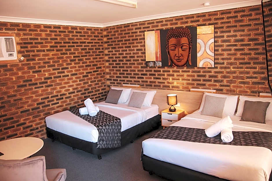 Squatters Homestead Motel