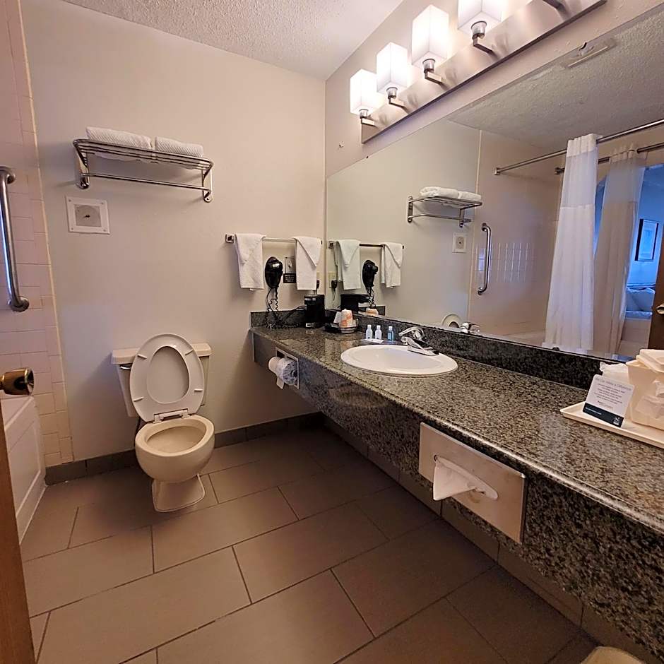 Quality Inn & Suites Marion