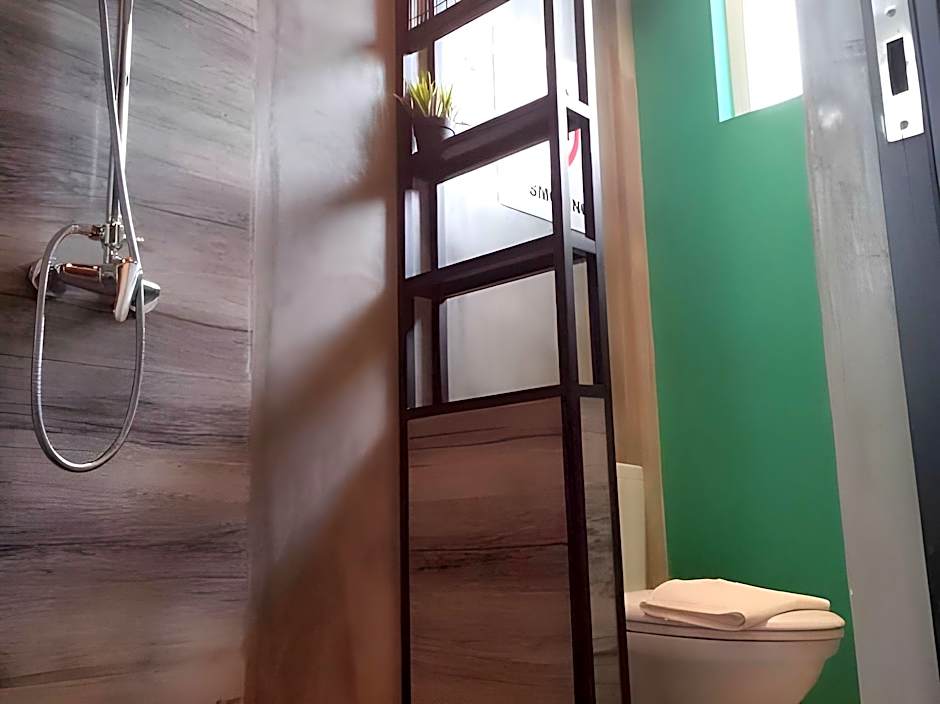 OYO 90899 Tube Hotel Melaka