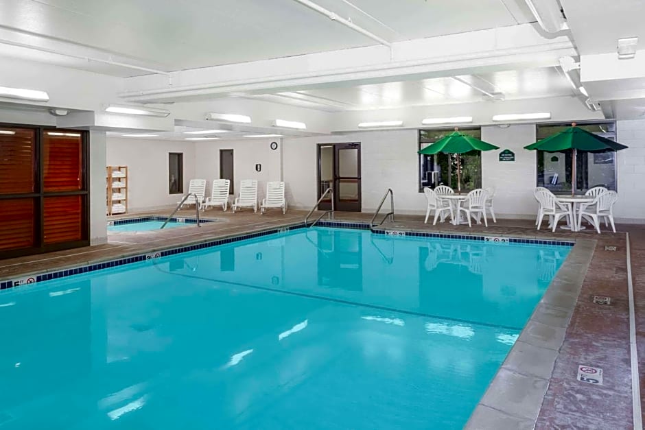 Wingate by Wyndham