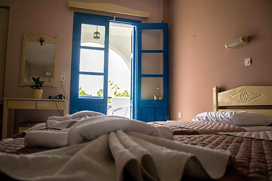 Vardes Hotel Studios