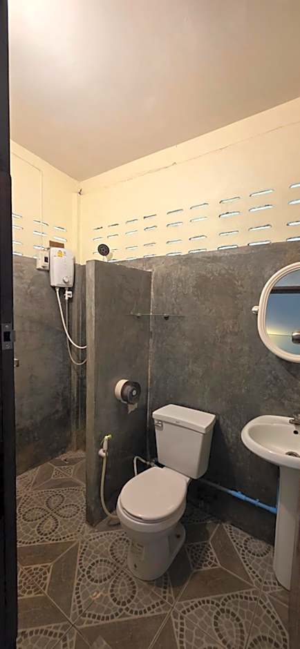 P.L.P Guesthouse - Mae Hong Son