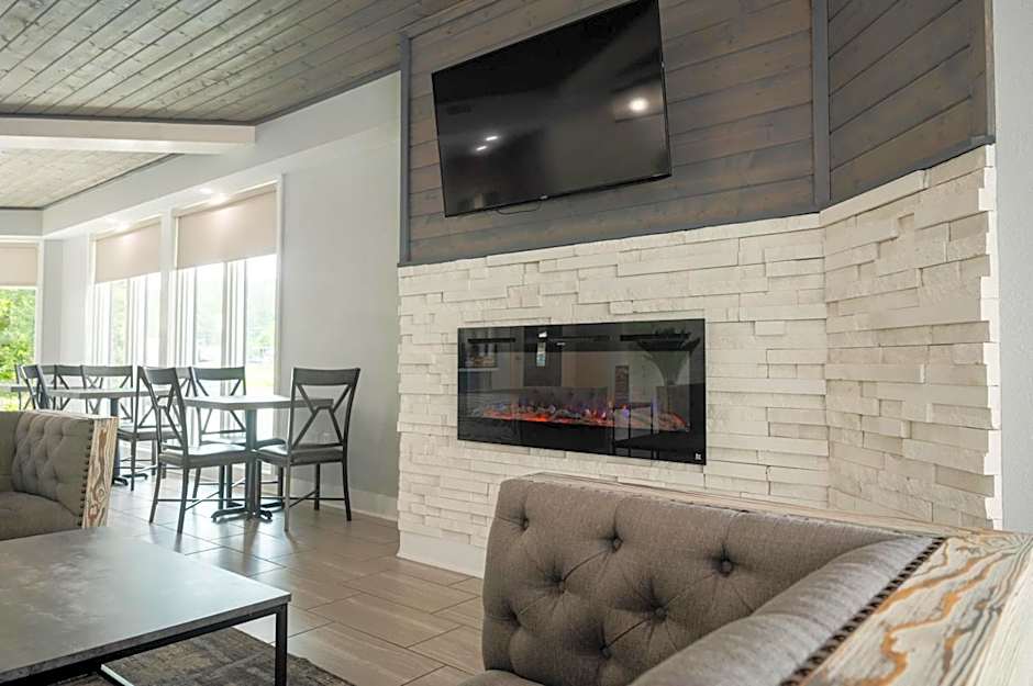 Twin Mountain Inn & Suites