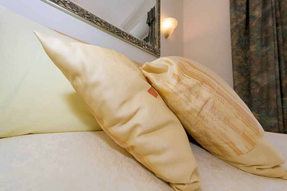 Shoreline Accommodation