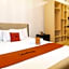 RedDoorz Plus @ Cuarto Verde Staycation