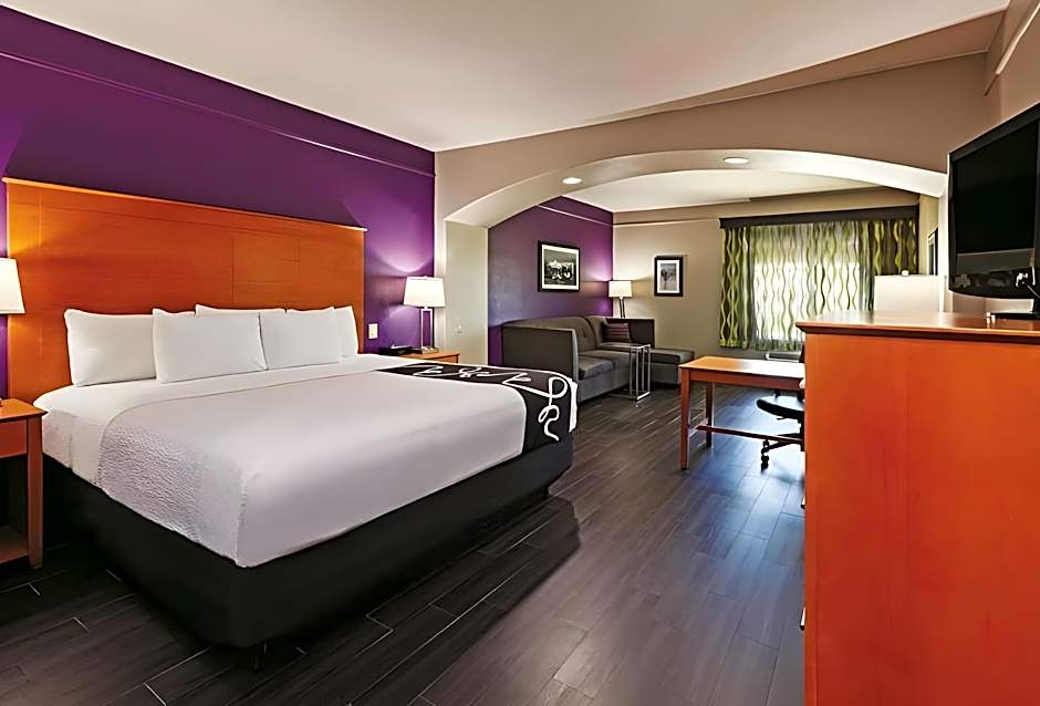 Palacio Royale Inn Signature Katy
