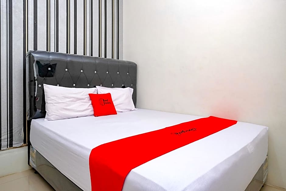 RedDoorz Syariah near Alun Alun Kebumen