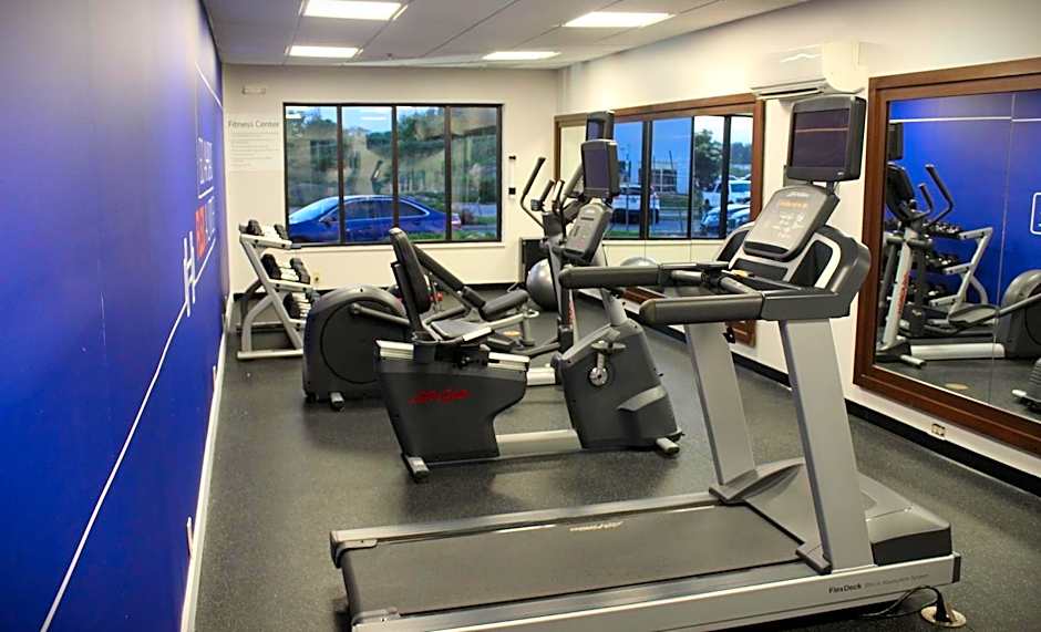 Holiday Inn Express & Suites Greenfield By IHG