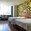 Vatica Hotel Fuyang Linquan Tenghui International City Branch