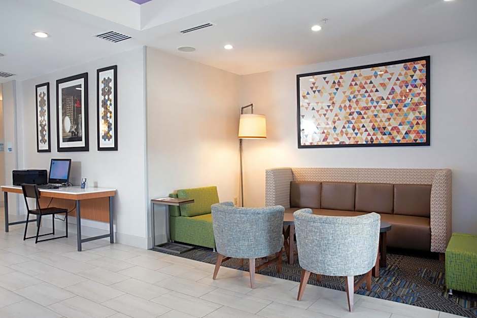 Holiday Inn Express Hotel & Suites Chester By IHG