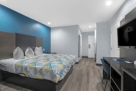 King Room - Non-Smoking