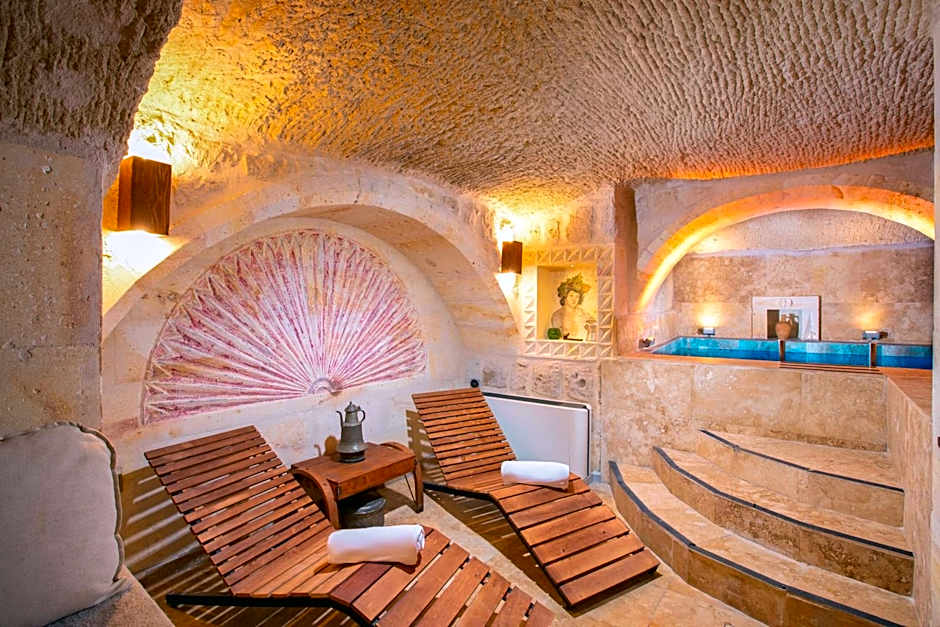 Cappa Via Cave Hotel