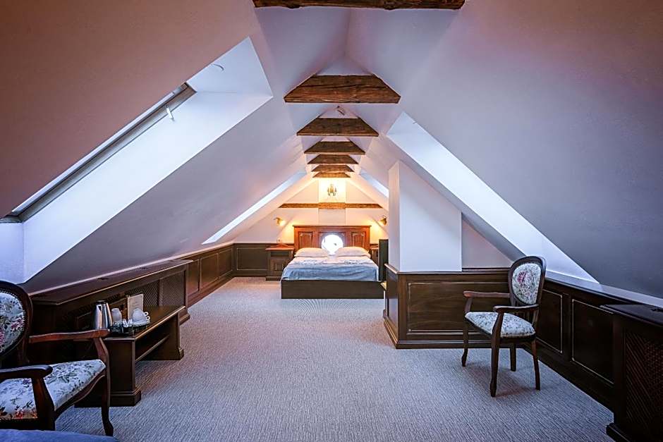 HOTEL BOUTIQUE CASA CHITIC -HOTEL AND RESTAURANT Str Johann Gott nr7