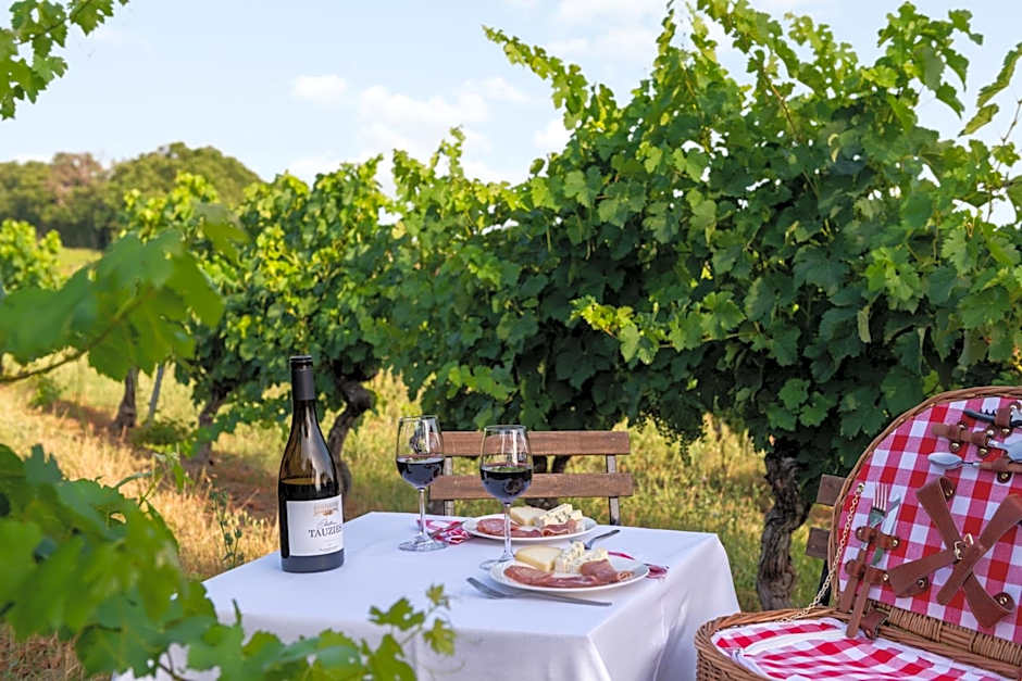 Château de Tauzies, The Originals Relais