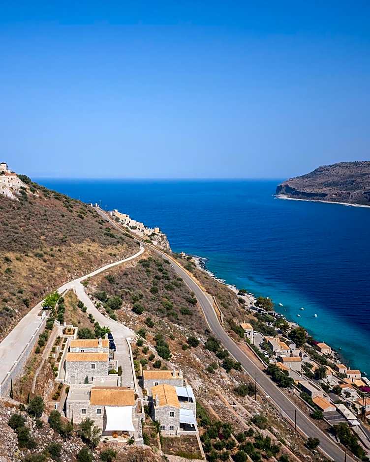 Trapela Limeni Luxury Suites