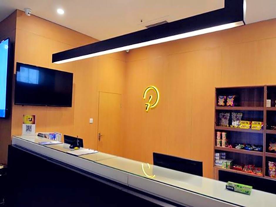 IU Hotel Baoding Goverment Shidai