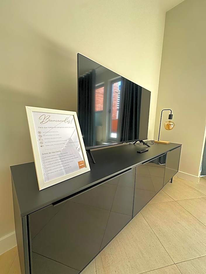 AT home Avenida del Ejercito