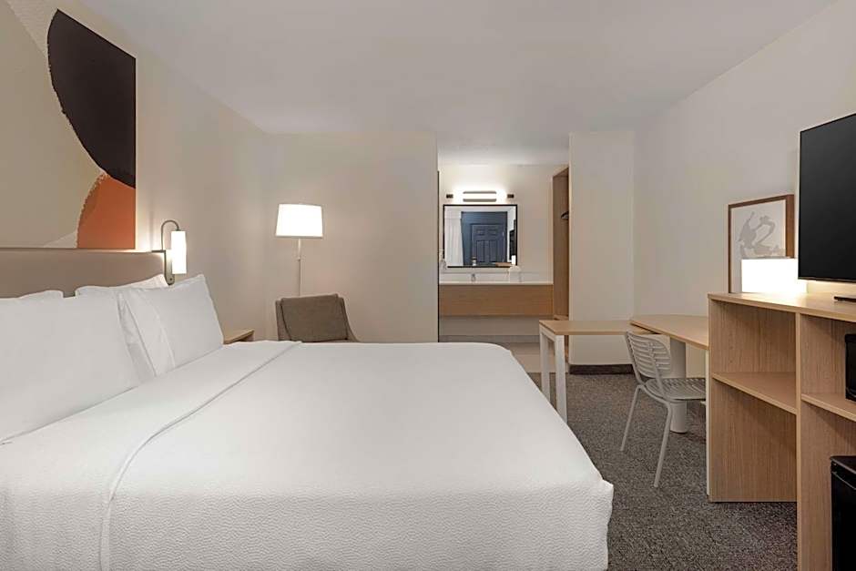 Spark by Hilton Santa Nella