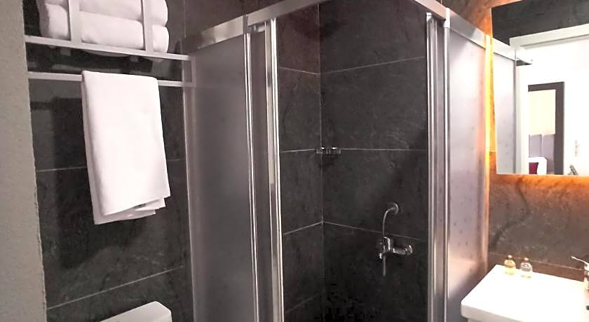 SKYLON AIRPORT HOTEL