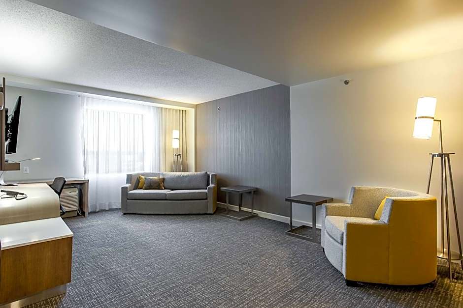 Courtyard by Marriott Montreal West Island/Baie D'Urfe