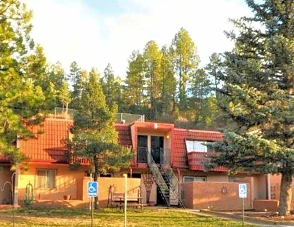 Pinecliff Village Resort