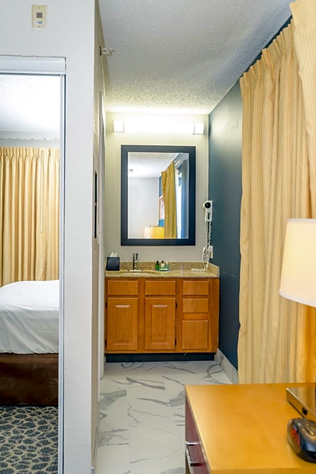 Philadelphia Suites at Airport - An Extended Stay Hotel