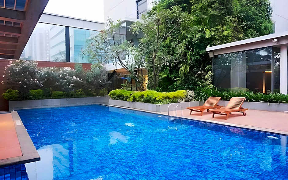 Ra Premiere Simatupang