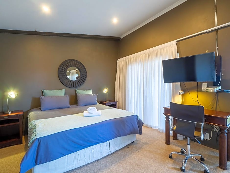 Private Studio flatlet, Uncapped Wifi, Netflix,Full DSTV