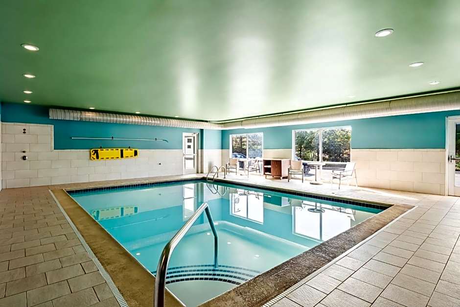 Holiday Inn Express & Suites Detroit Northwest - Livonia By IHG