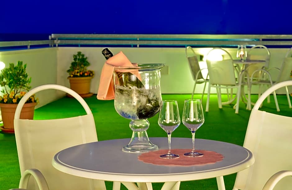 Hotel Ciondolo D'Oro 5 minuti da Rimini Fiera CON PARCHEGGIO INCLUSO