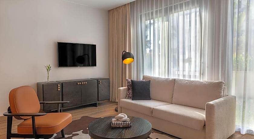 Staybridge Suites Yas Island Abu Dhabi By IHG