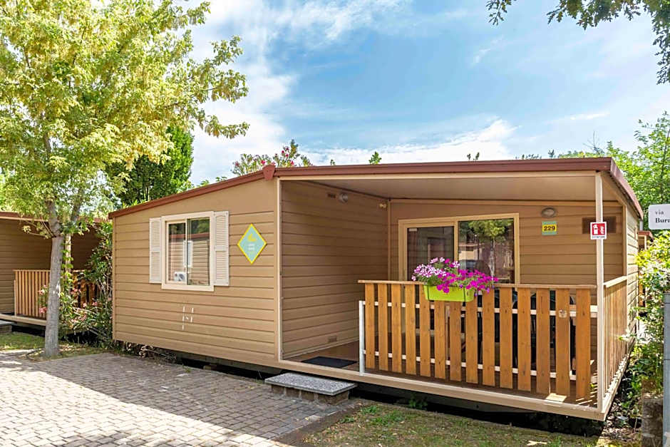 hu Venezia Camping in Town