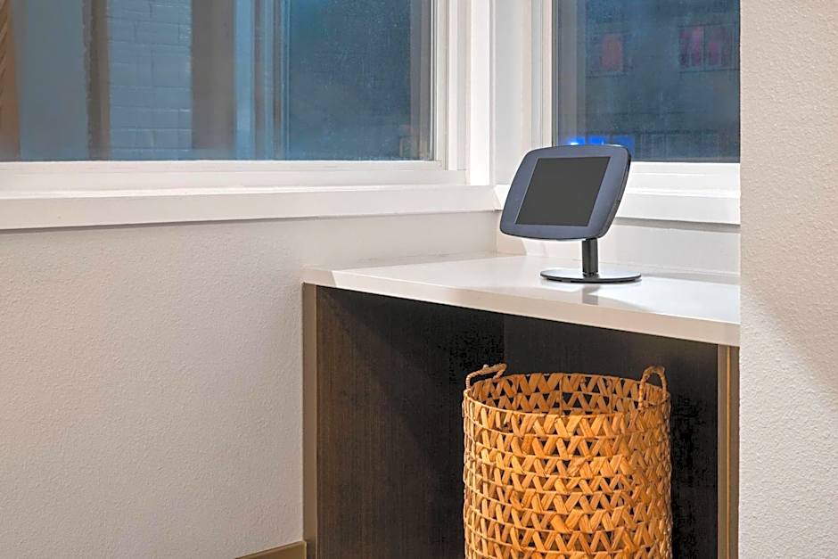 Days Inn by Wyndham Monterey Downtown