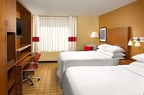 Room, 2 Queen Beds (Mobility Accessible, Tub)