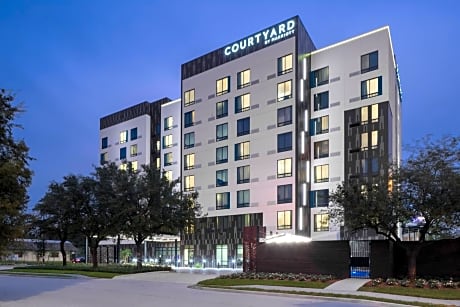 Courtyard by Marriott Houston Heights/I-10