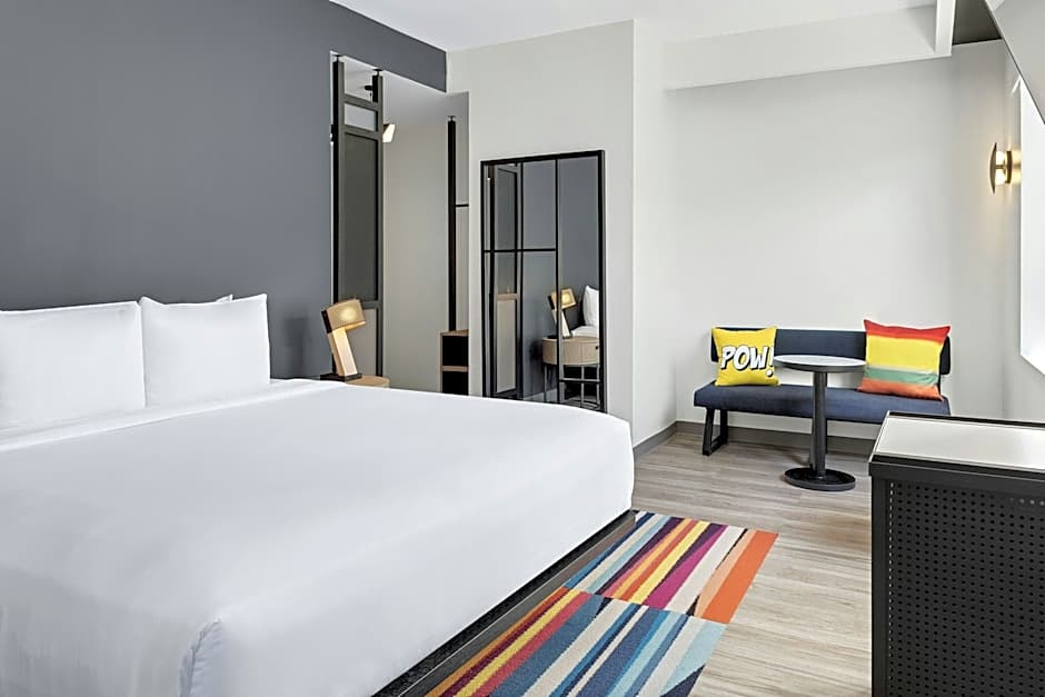 Photo 1 of 2 of Urban 1 King Bed Guestroom, Corner, City View