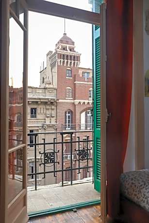 Twin Room with Private Bathroom