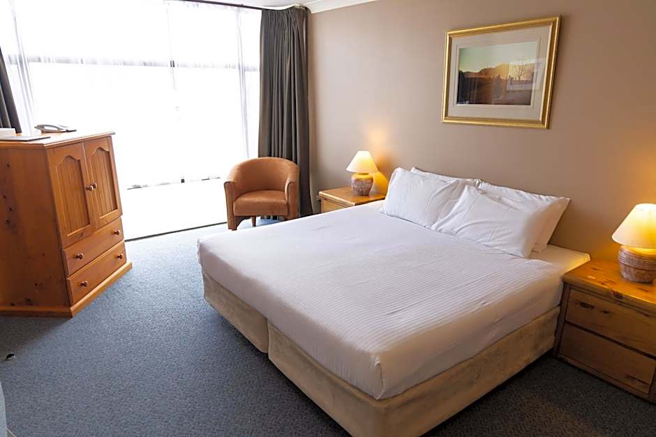 The Man from Snowy River Hotel