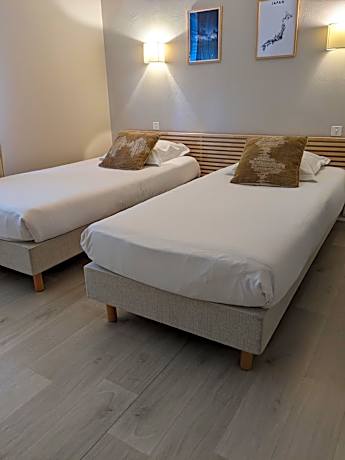 Twin Room with City View